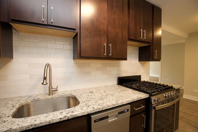 Photo - 448 W Barry Ave Unit 415