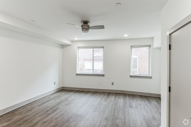 Building Photo - 4127 Main St Rental