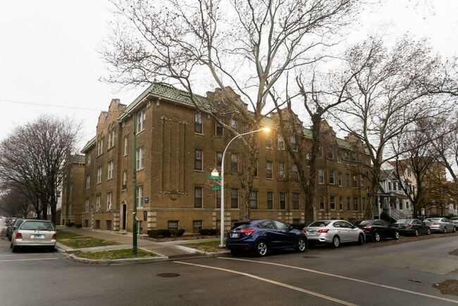 Building Photo - 2242 W Ainslie St Unit 2