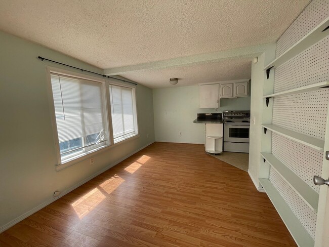 Photo - ALLS377 Unit 381