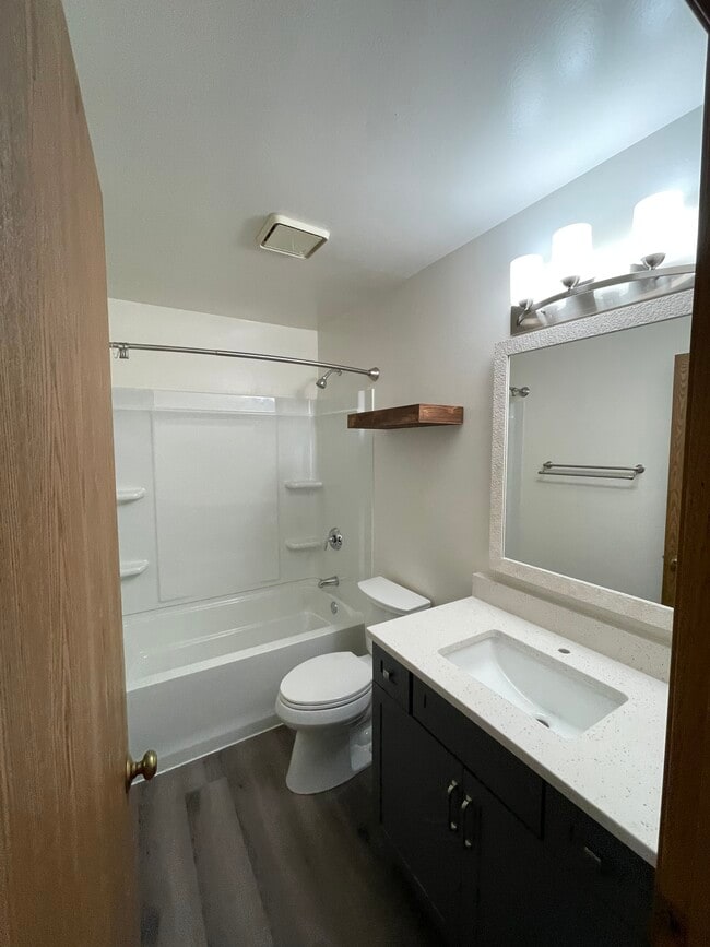 Photo - 1332 Field Ct Unit 2