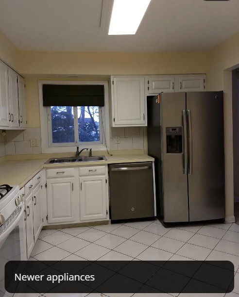 330 E Forest Knoll Dr