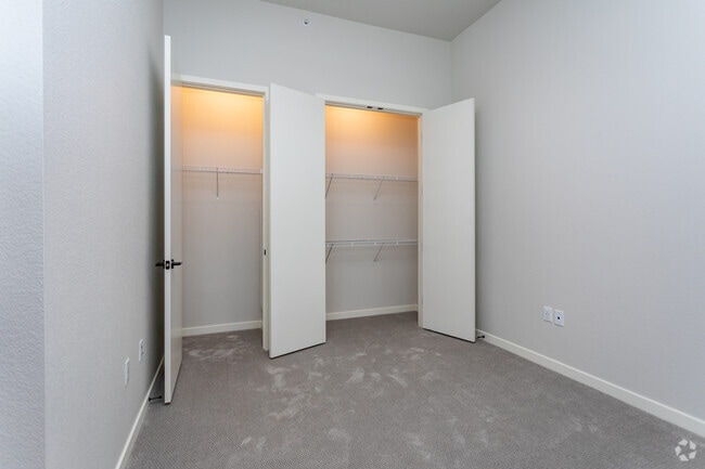 1BR, 1BA - 669SF