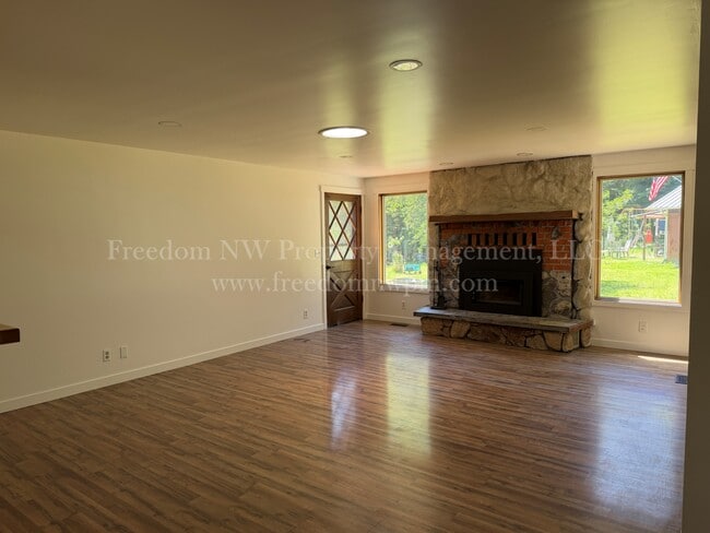 Photo - 5825 67th Ave NE