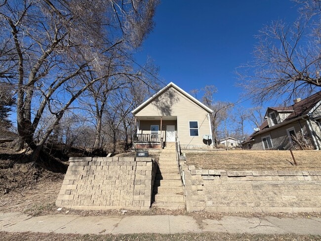 Building Photo - 3 bed 1 bath House for rent!