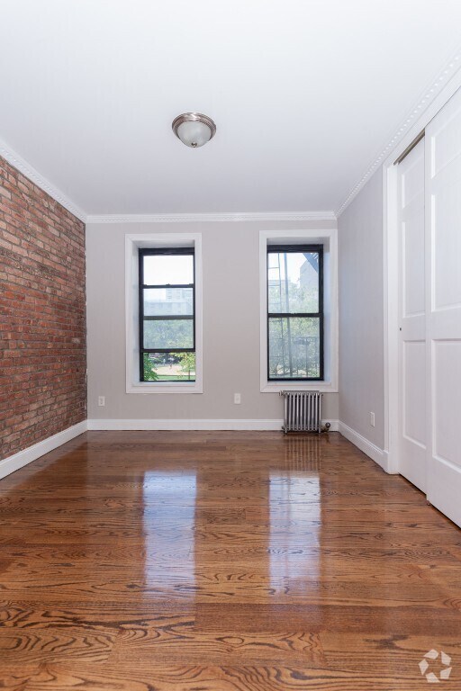 Building Photo - 326 E 100th St Rental