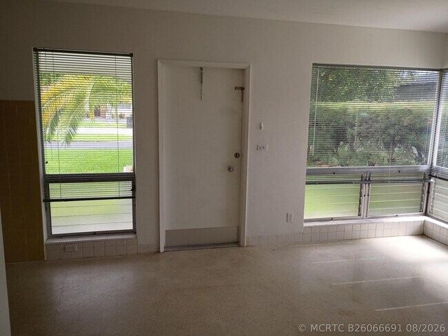 Photo - 2724 NE 32nd St Unit 6