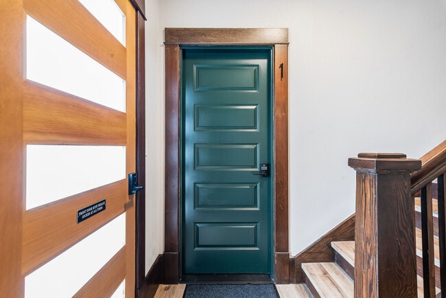 Photo - 944 S Ridgewood Ave