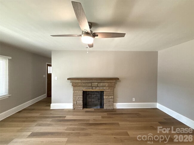 Photo - 833 Mohigan St