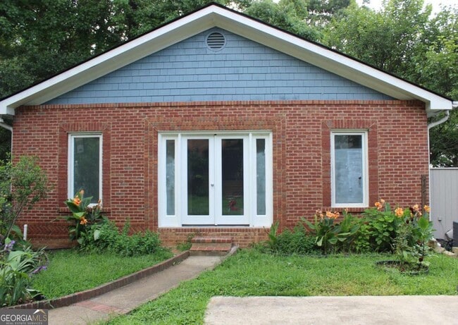 Building Photo - 1124 Center St NW Unit REAR APARTMENT