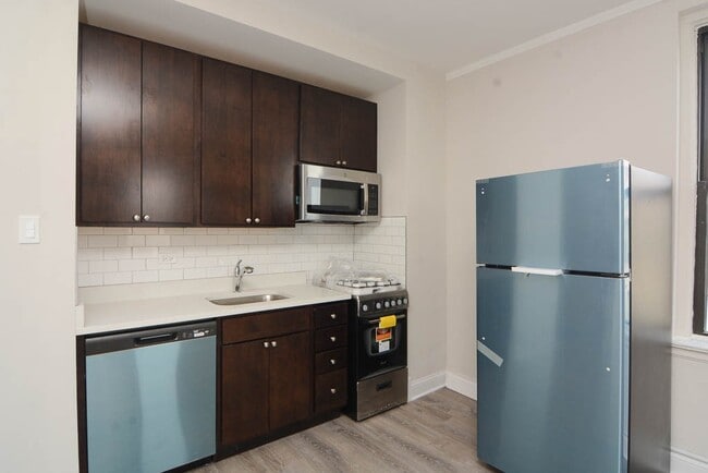 Photo - 3335 W Diversey Ave Unit 103