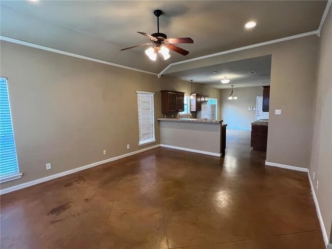Photo - 208 Garden Dr