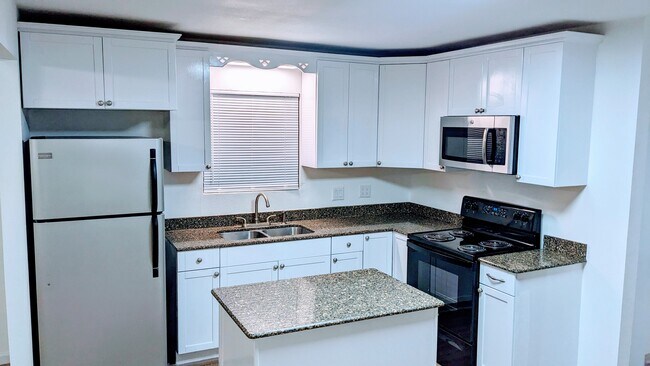 Photo - 13 Flamenco Cir