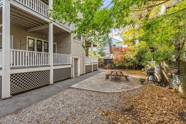 Photo - 4 Trowbridge Pl Unit 8