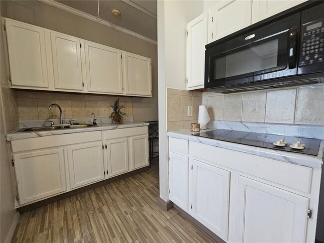Photo - 2637 Belmont Pl