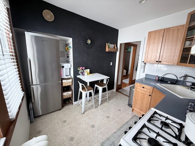 Photo - 21 Cleveland St Unit 21 Cleveland Street