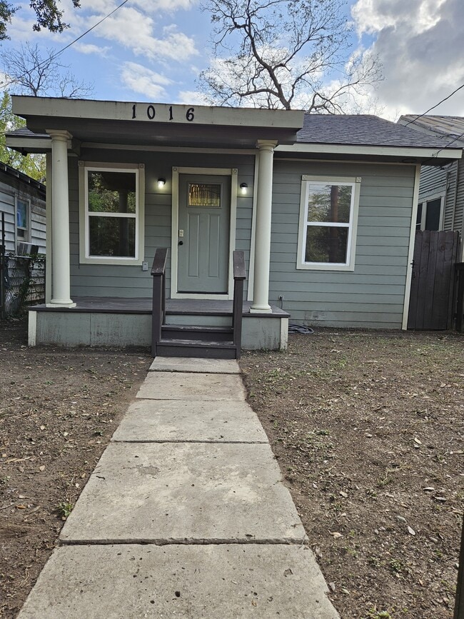 Photo - 1016 Center St