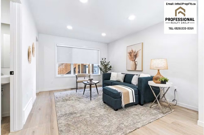 Building Photo - 7462 Klapstein Cres SW