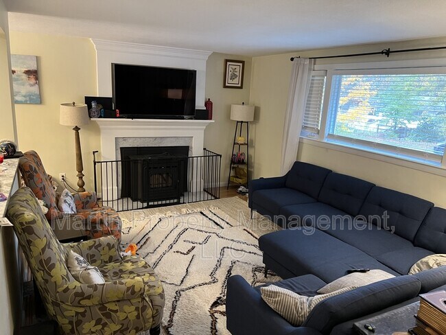 Photo - 27 Burlington Rd