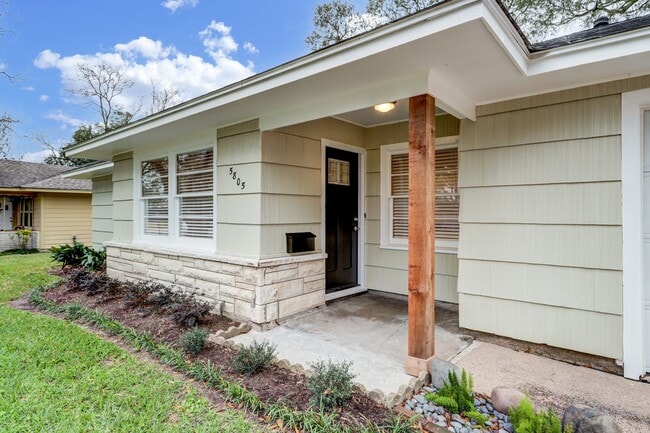 Photo - 5805 Grape St