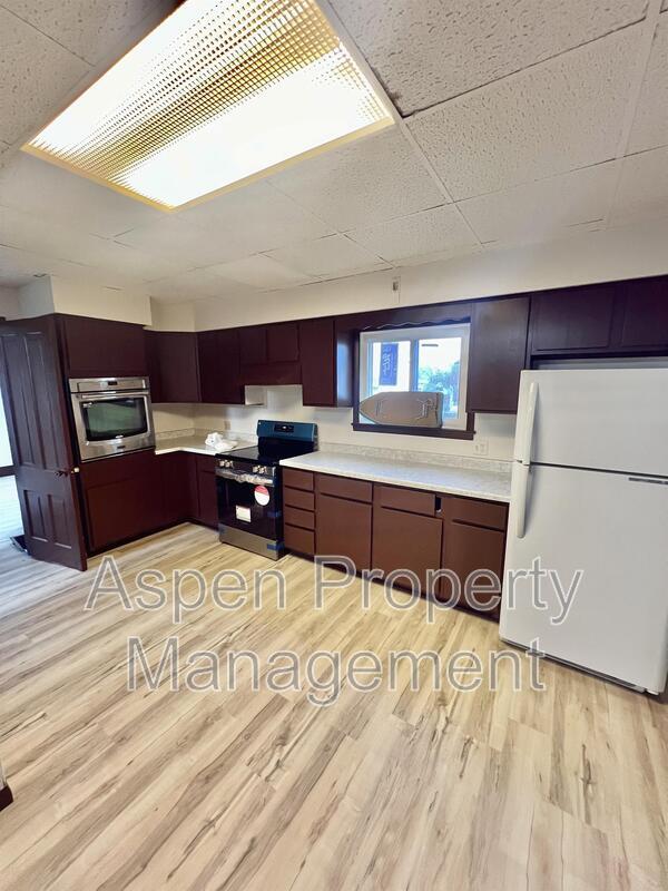 Photo - 109 S Marshall St