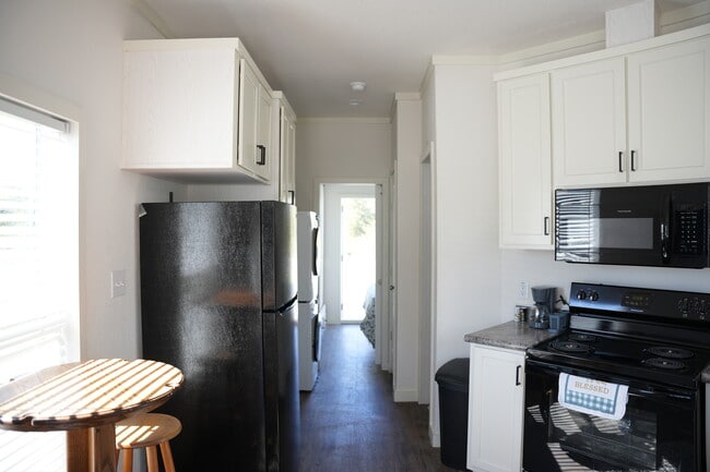 Photo - Tiny Home A28 Retreat