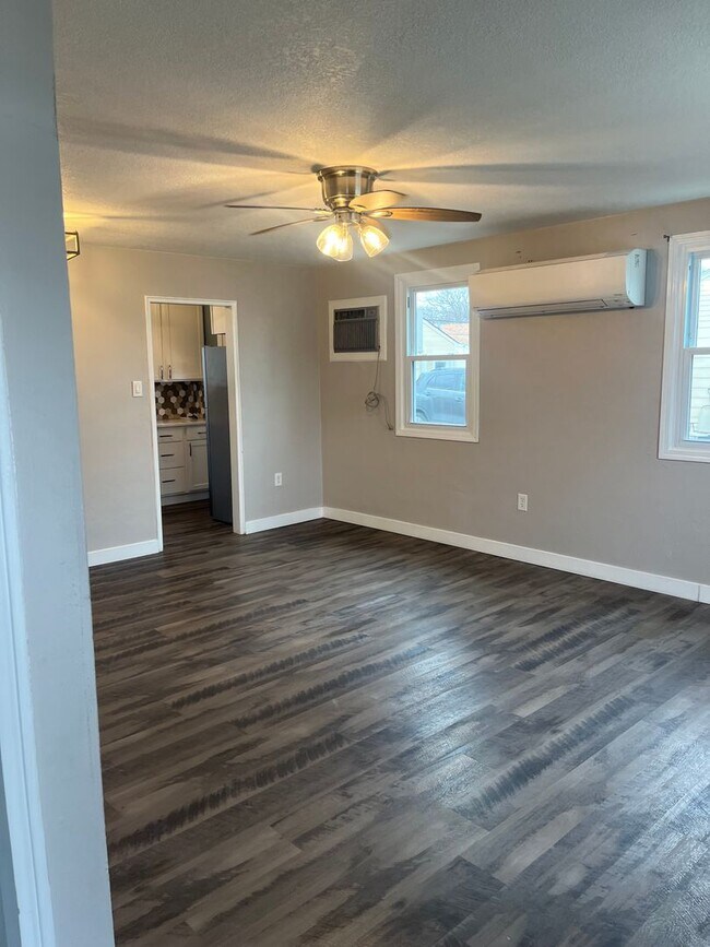 Photo - Molette Home in the heart of Moline.