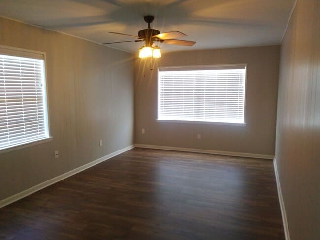 Photo - 2002 Glenhaven St