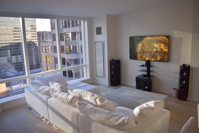 Photo - 1 Franklin St Unidad 2409 Rental