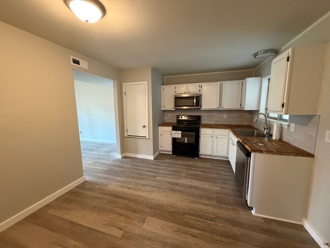 Photo - 103 Briarfield Cove
