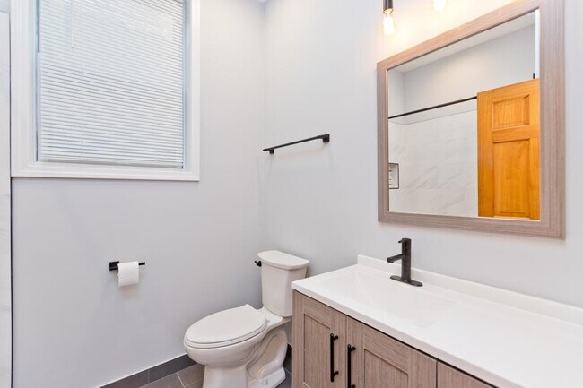 Photo - 3 bedroom in Chicago IL 60614 Unidad 3