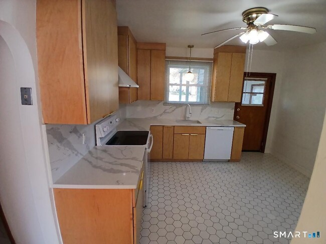 Photo - 16 Church St Unit 1