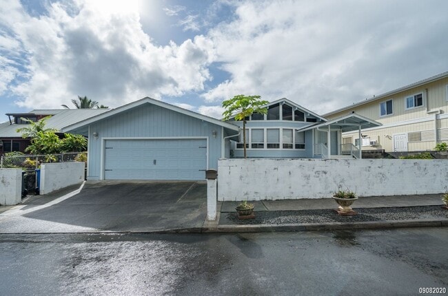 Building Photo - Large 4 Bedroom 3 Bath in Ahuimanu - Pet Negotiable $4950 47-500 Henoheno