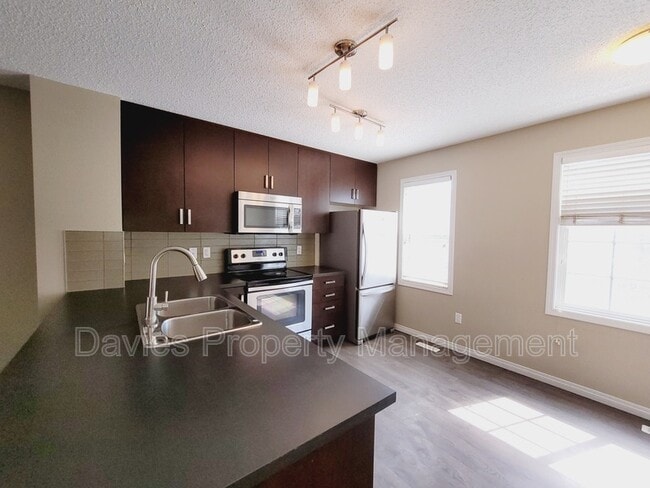 Photo - 9151 Shaw Way SW