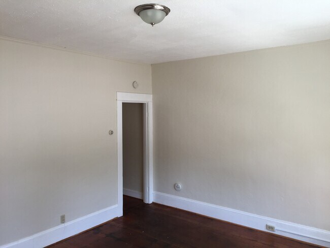 Photo - 8007-8015-8015 N Denver Ave Unidad 02