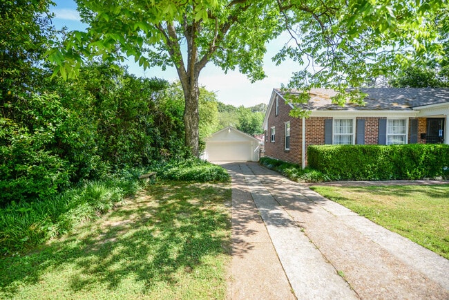 Photo - 3590 Shirlwood Ave