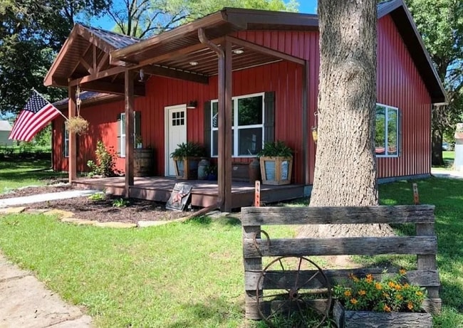 Photo - 230 Mansur St