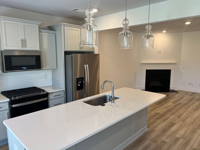Photo - 213 Keel Ln