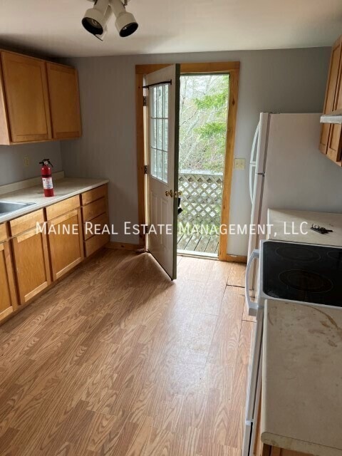Building Photo - 115 Ellsworth Rd Rental