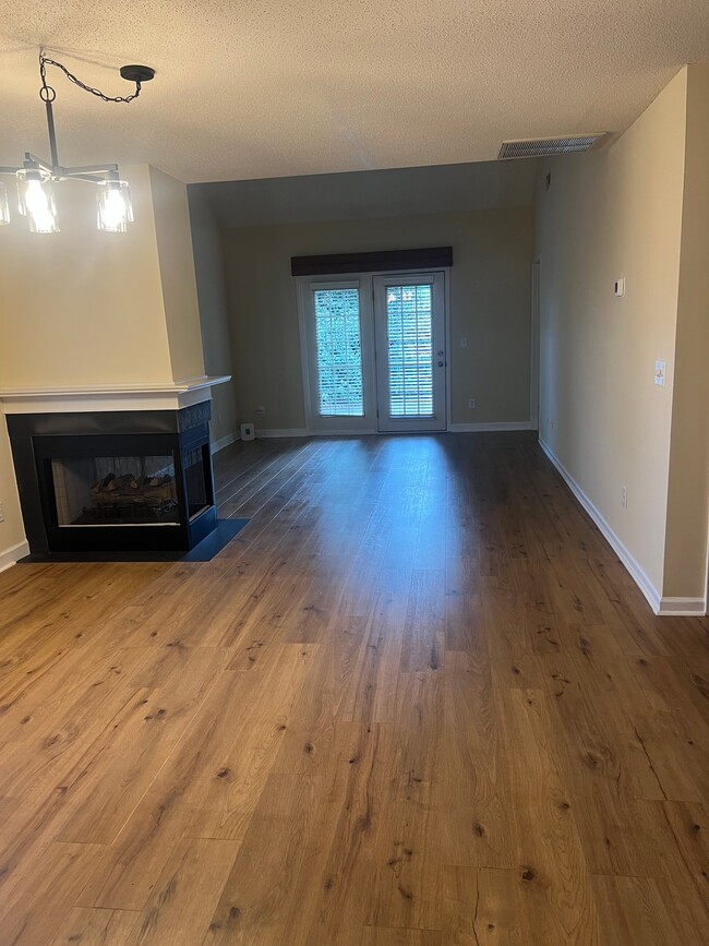 Photo - 5016 Bartholomew's Ln