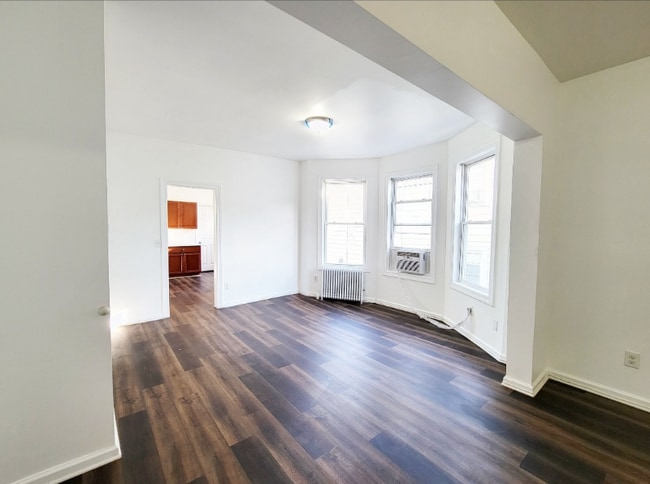 Building Photo - 51 Madeline Ave Unit 2