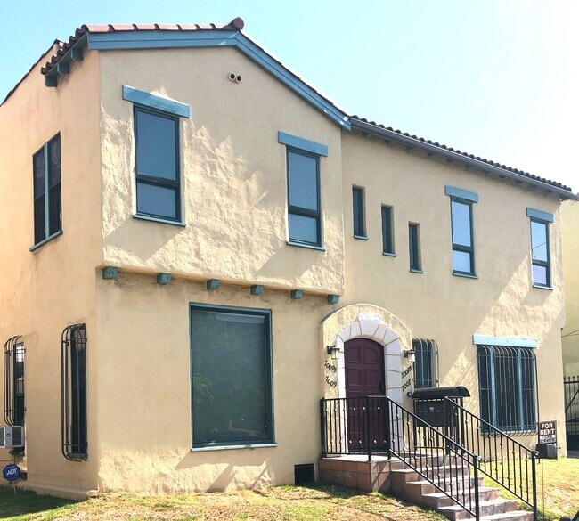 Building Photo - 7007 Willoughby Ave Unit 7007.5 Rental