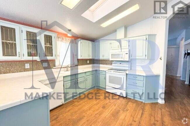 Building Photo - 2Bed/2Bath House at Hawes/Southern! $1499 ...