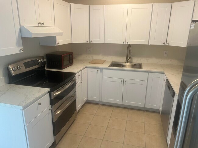 Photo - 2410 SW 44th Ave