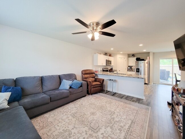 Photo - 111 Avalon Dr