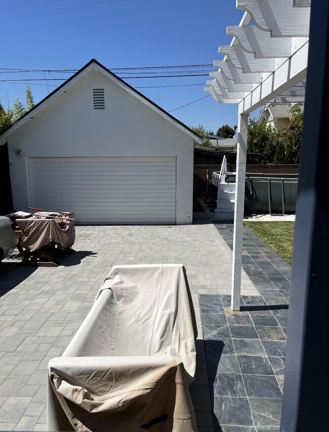 Photo - 4177 Halldale Ave