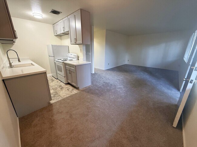 Photo - Charming Ground-Level 2?Bed / 1?Bath in Alameda – Unit B