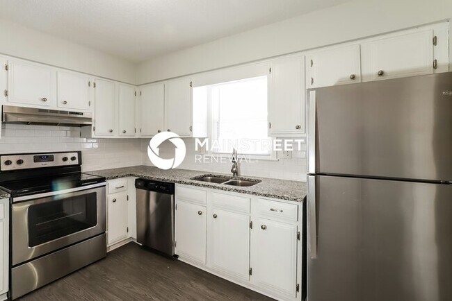 3 Bedroom Pet-Friendly Home in KANSAS CITY, MO with Main Street Renewal