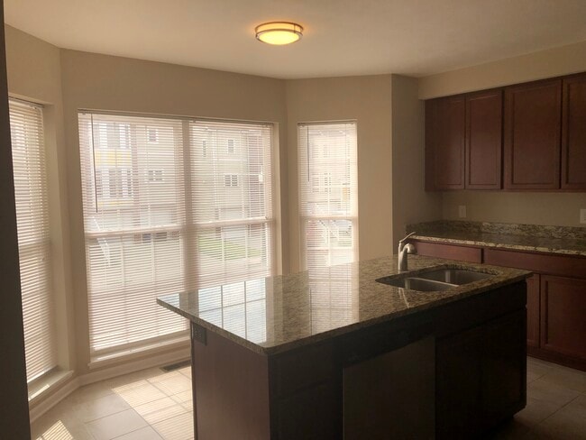 Photo - 1925 E 86th St