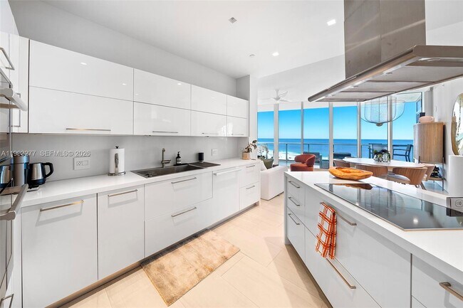 Photo - 100 South Pointe Dr Unidad 1409